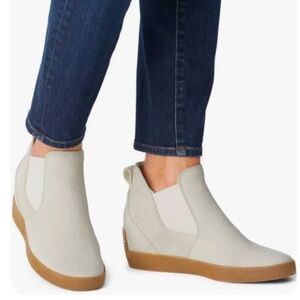 Sorel Out ‘N About Boot. New Without Tag Size 10.5 Medium